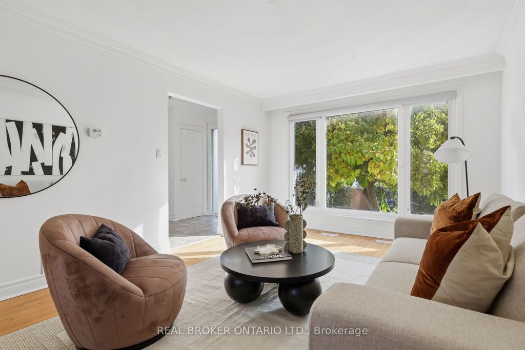 Photo of 1324 Lawrence Avenue W, Toronto, ON M6L 1A7 (MLS # W12555428)