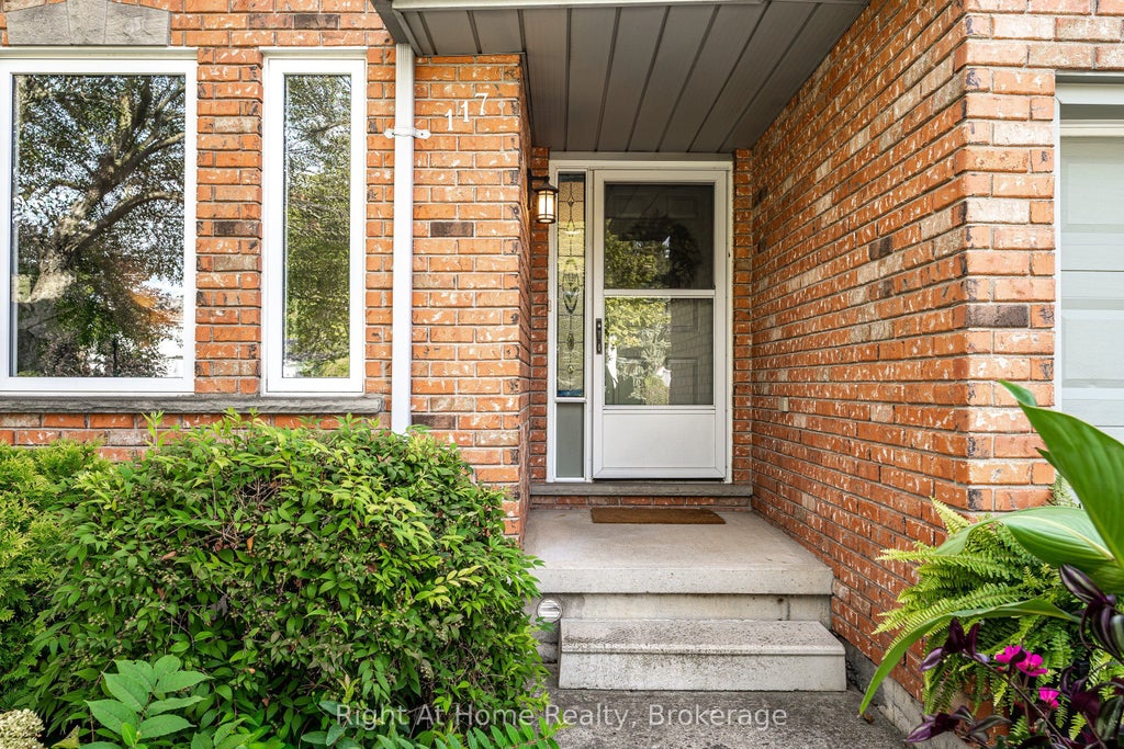 Photo of 117 Pleasant Drive, Stratford, ON N5A 4X5 (MLS # X13817144)