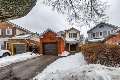 Property photo of 33 mossgrove court, clarington, ON l1e 1p4