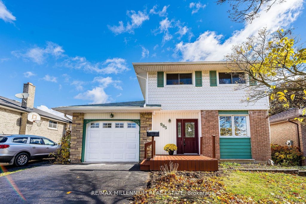 Photo of 985 Central Park Boulevard N, Oshawa, ON L1G 7A7 (MLS # E12729992)