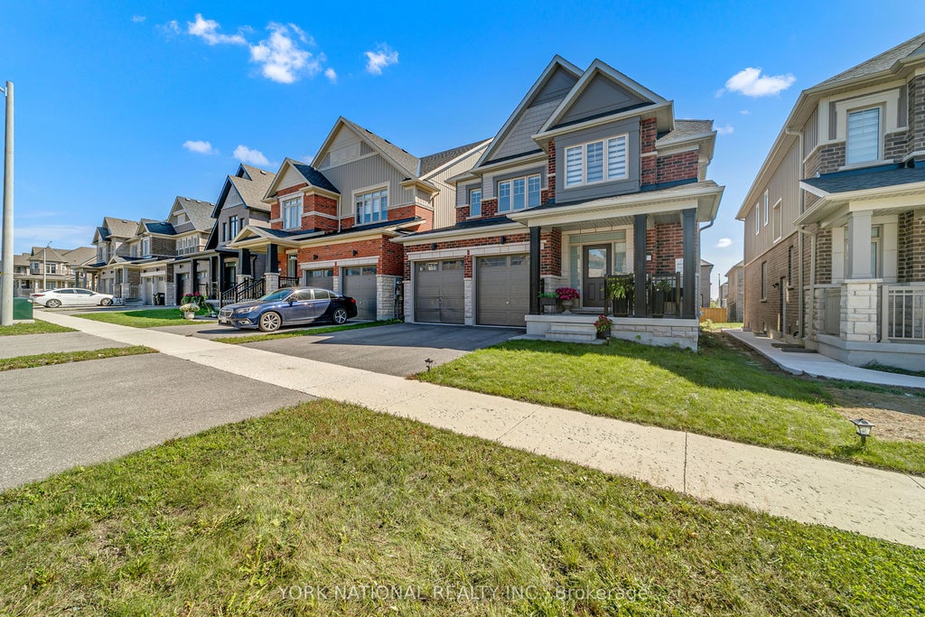 Photo of 32 Copperhill Heights E, Barrie, ON L9J 0L1 (MLS # S13852918)