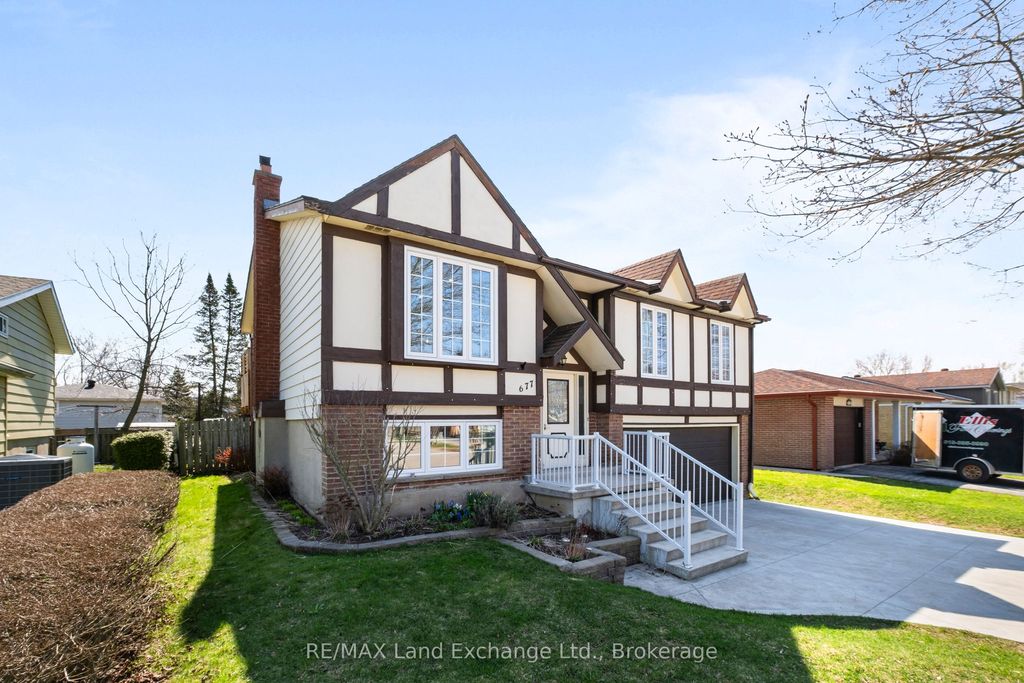 Photo of 677 Kennard Crescent, Kincardine, ON N2Z 1T5 (MLS # X13042310)