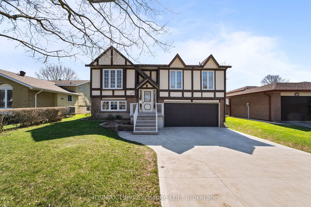 Photo of 677 Kennard Crescent, Kincardine, ON N2Z 1T5 (MLS # X13042310)