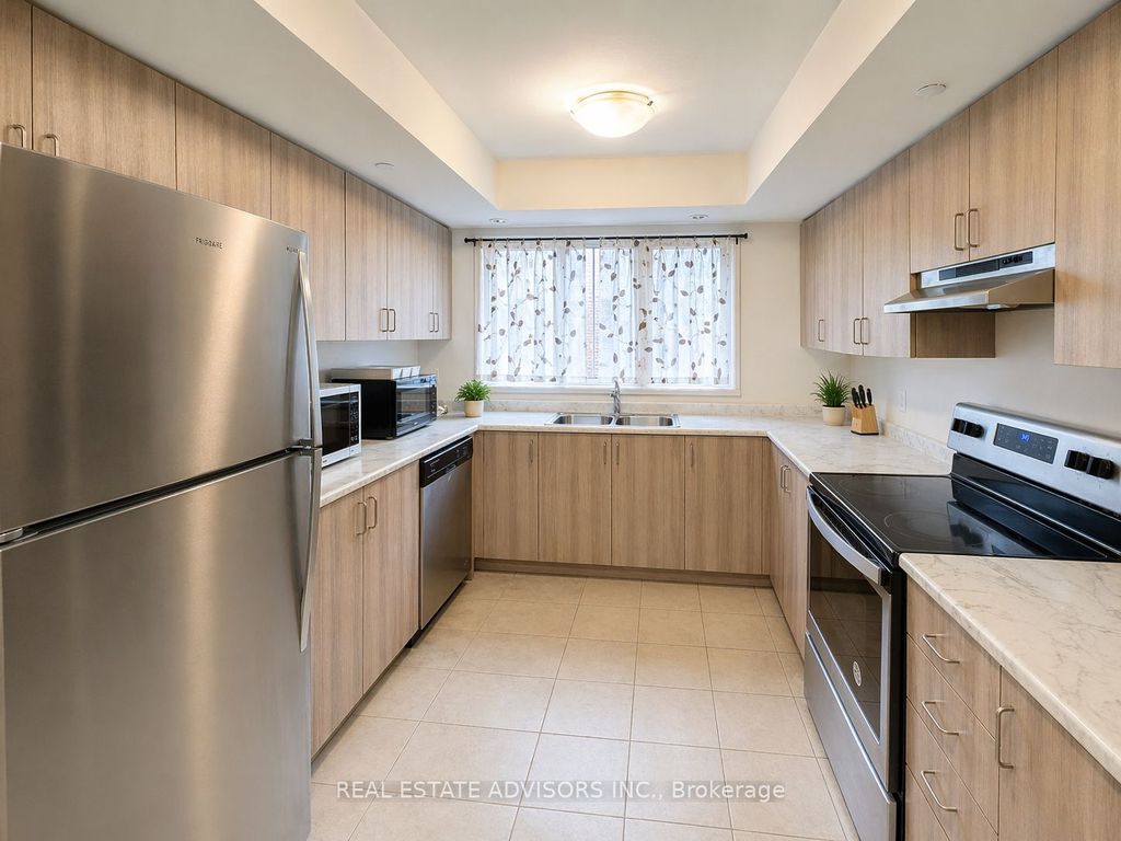 Photo of 2696 Deputy Minister Path #169, Oshawa, ON L1H 7K4 (MLS # E13041856)