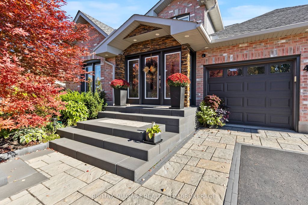 Photo of 4 KARSAM Court, Niagara-on-the-Lake, ON L0S 1J0 (MLS # X12456908)