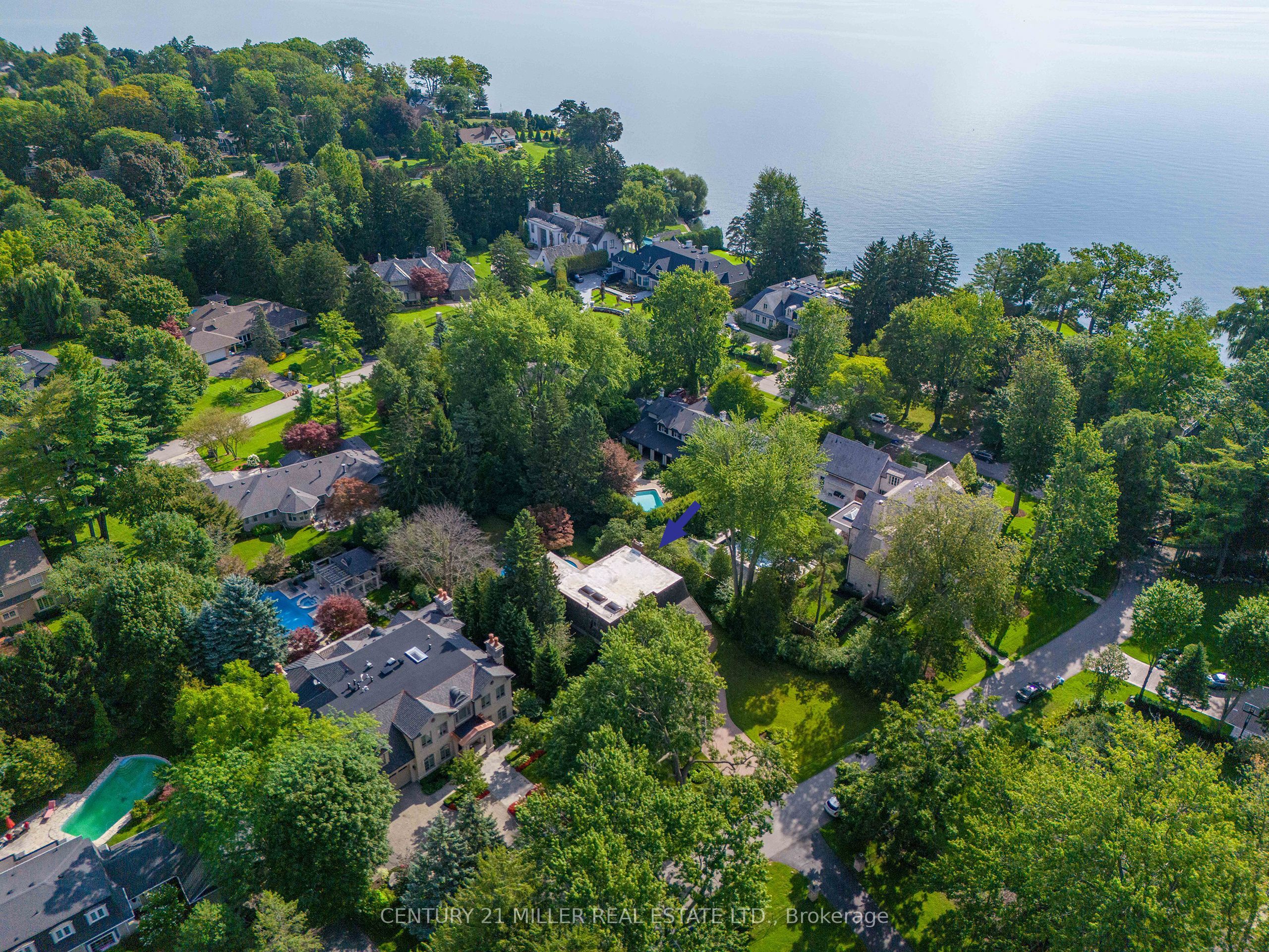 16 Colonial Crescent