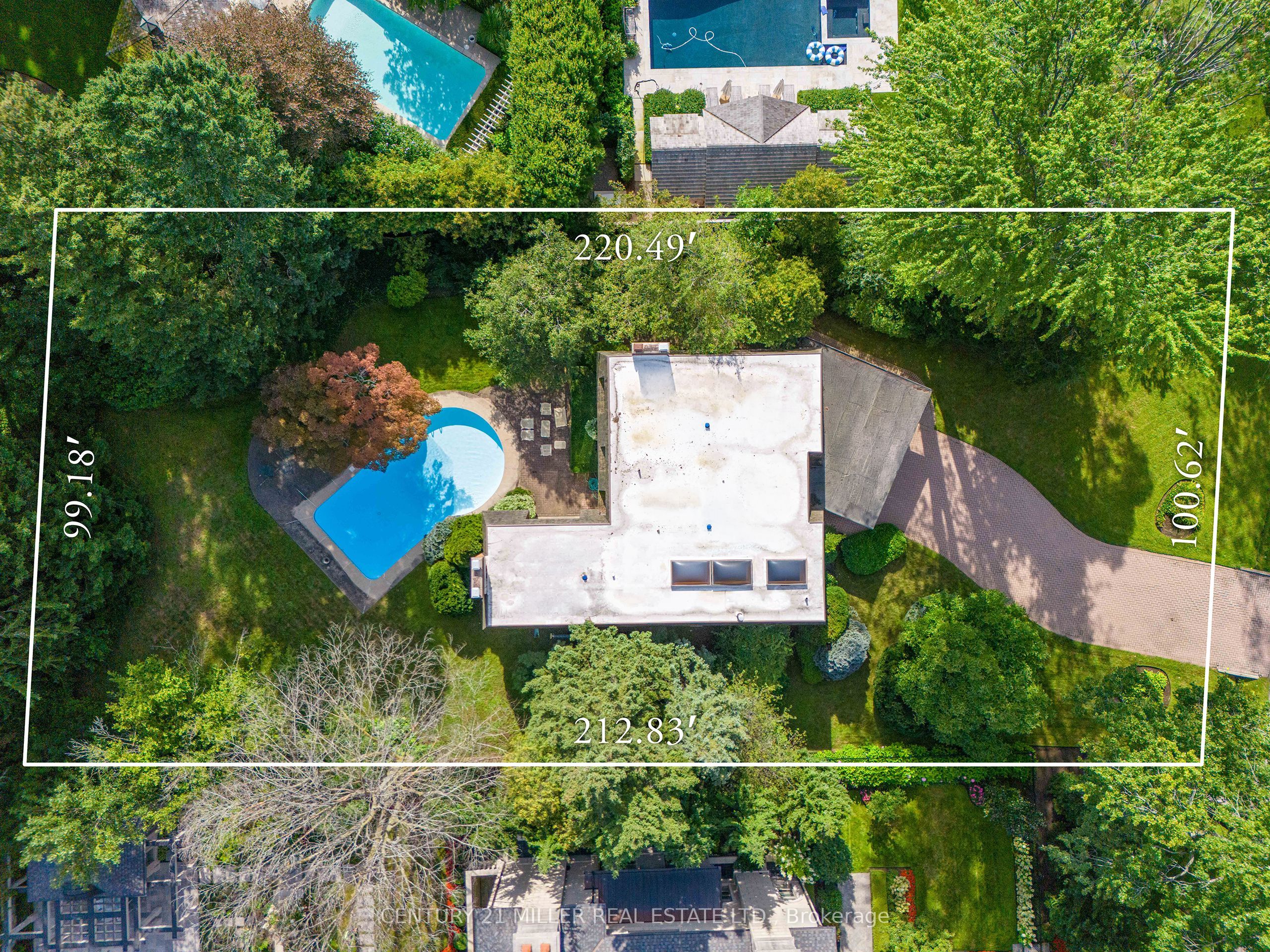 16 Colonial Crescent