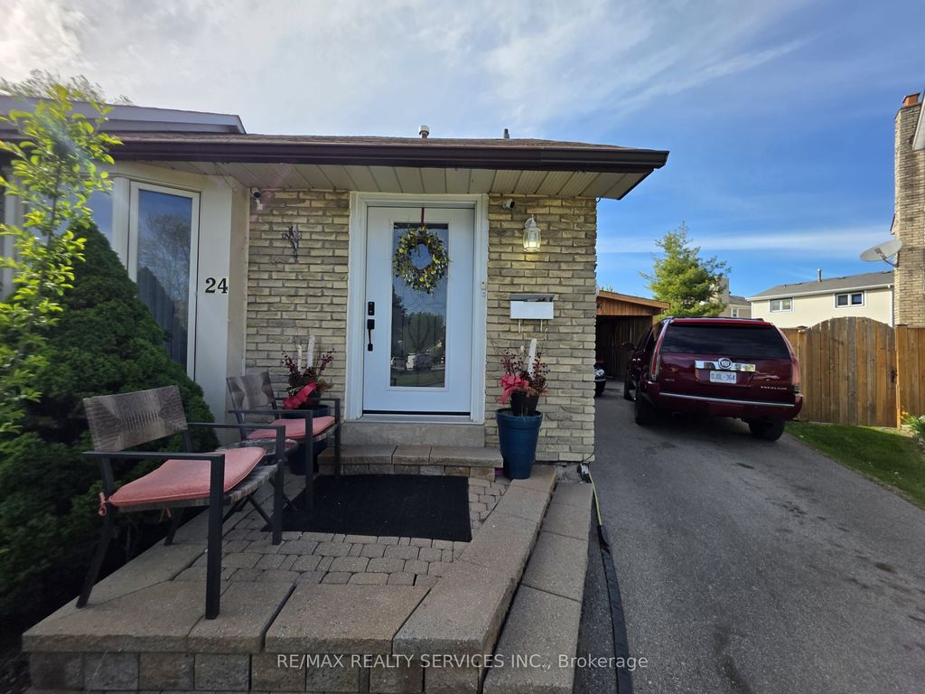 Photo of 24 Kindle Court, Brampton, ON L6Z 1B2 (MLS # W13158534)