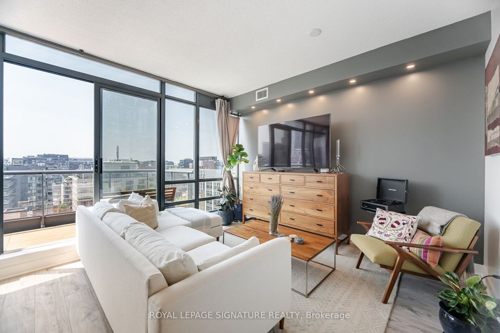 Photo of 438 King Street W #1405, Toronto, ON M5V 3T9 (MLS # C12417798)