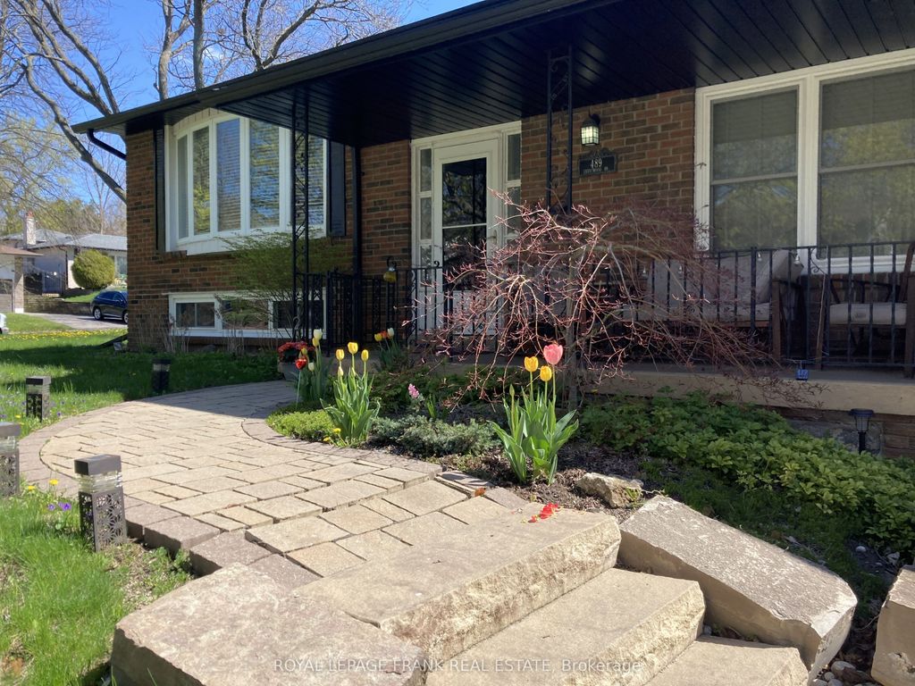 Photo of 489 Crestwood Drive, Oshawa, ON L1G 2R4 (MLS # E12842398)