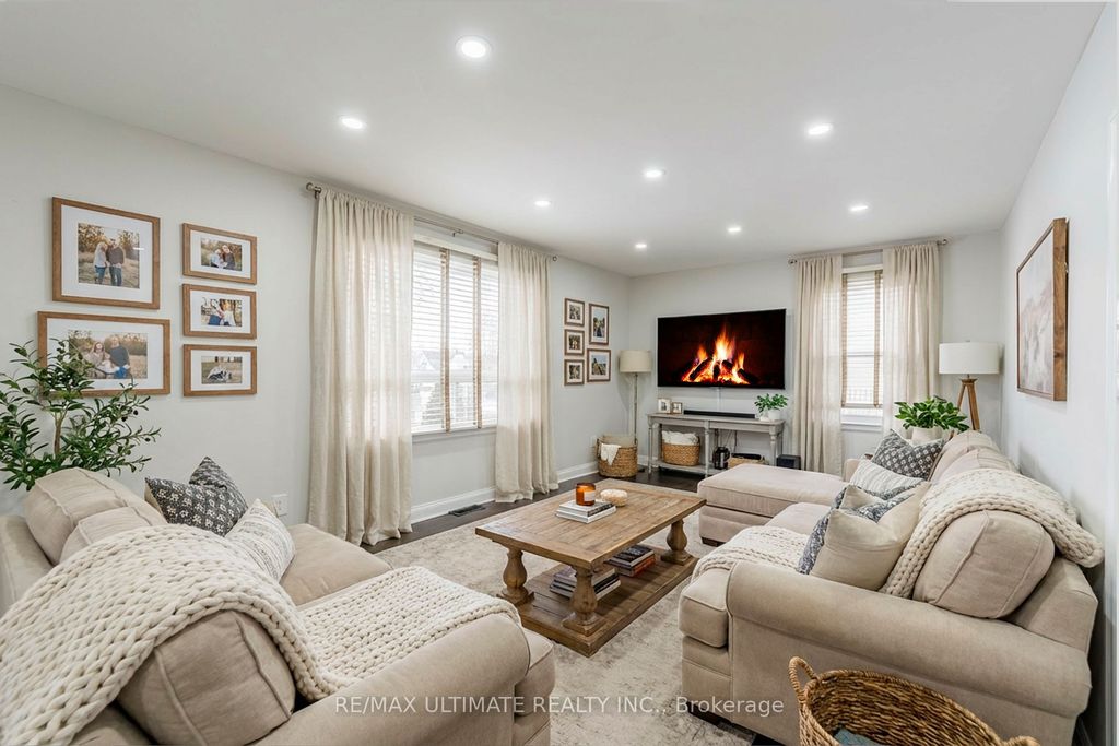 Photo of 102 Aura Lea Boulevard, Toronto, ON M9M 1K5 (MLS # W12669332)