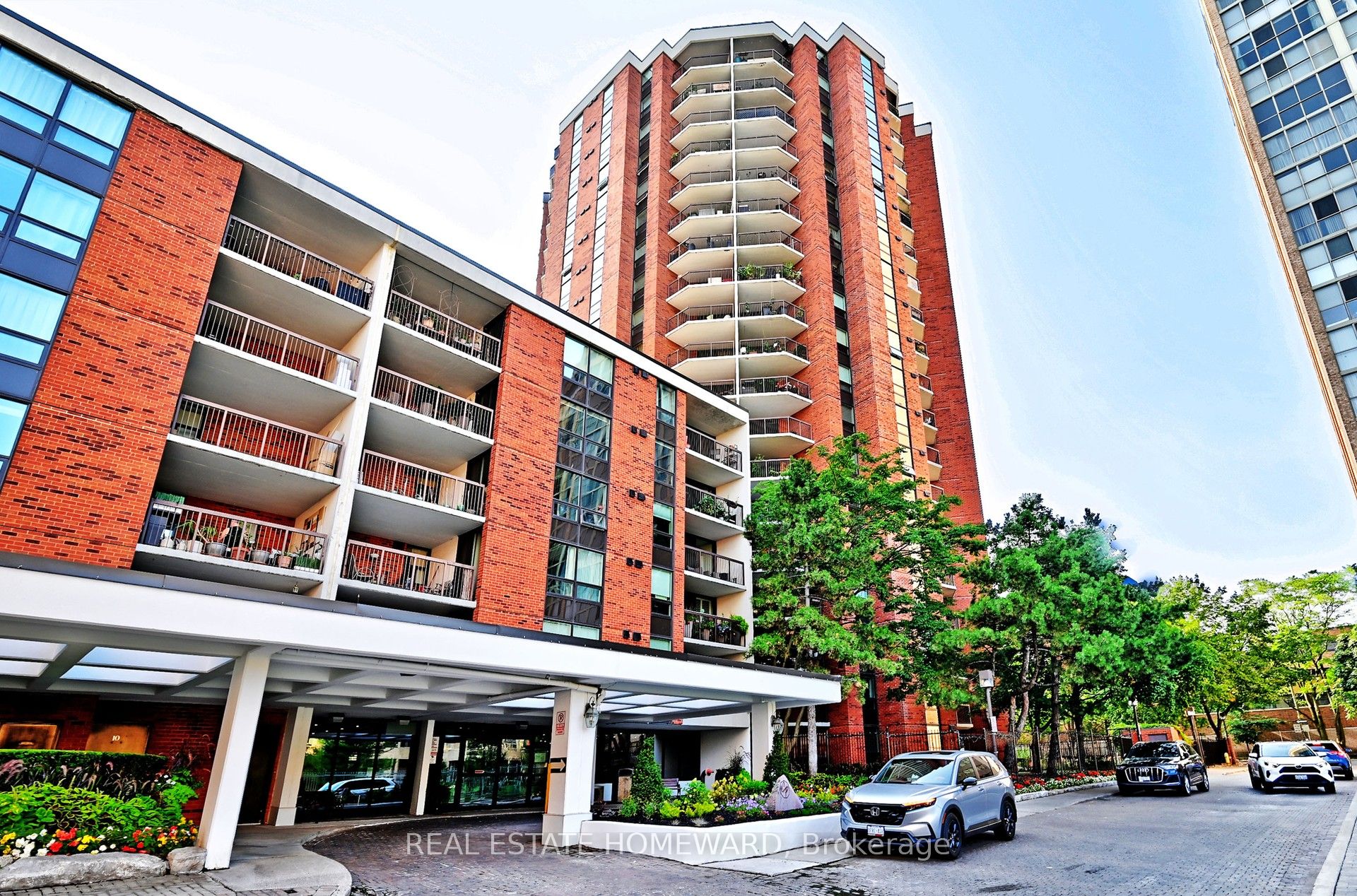 77 Maitland Place 623