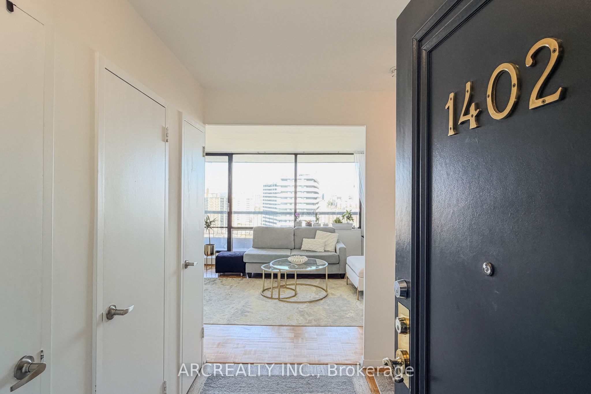 135 Antibes Drive 1402