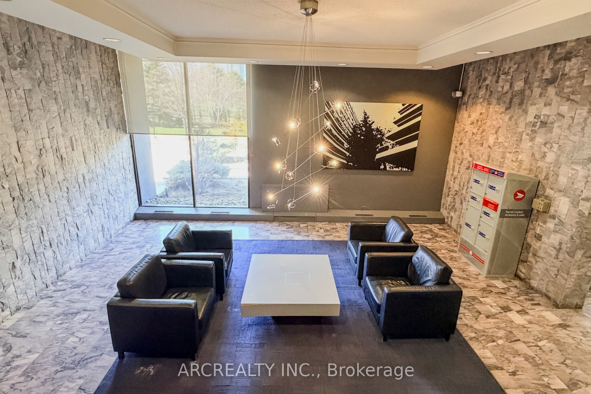 135 Antibes Drive 1402