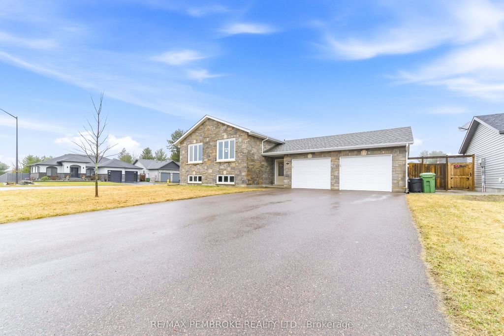 Photo of 3 Nile Street, Petawawa, ON K8H 0E8 (MLS # X13013594)