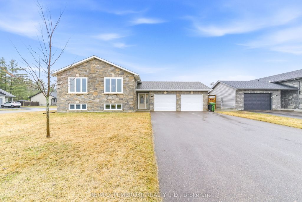 Photo of 3 Nile Street, Petawawa, ON K8H 0E8 (MLS # X13013594)