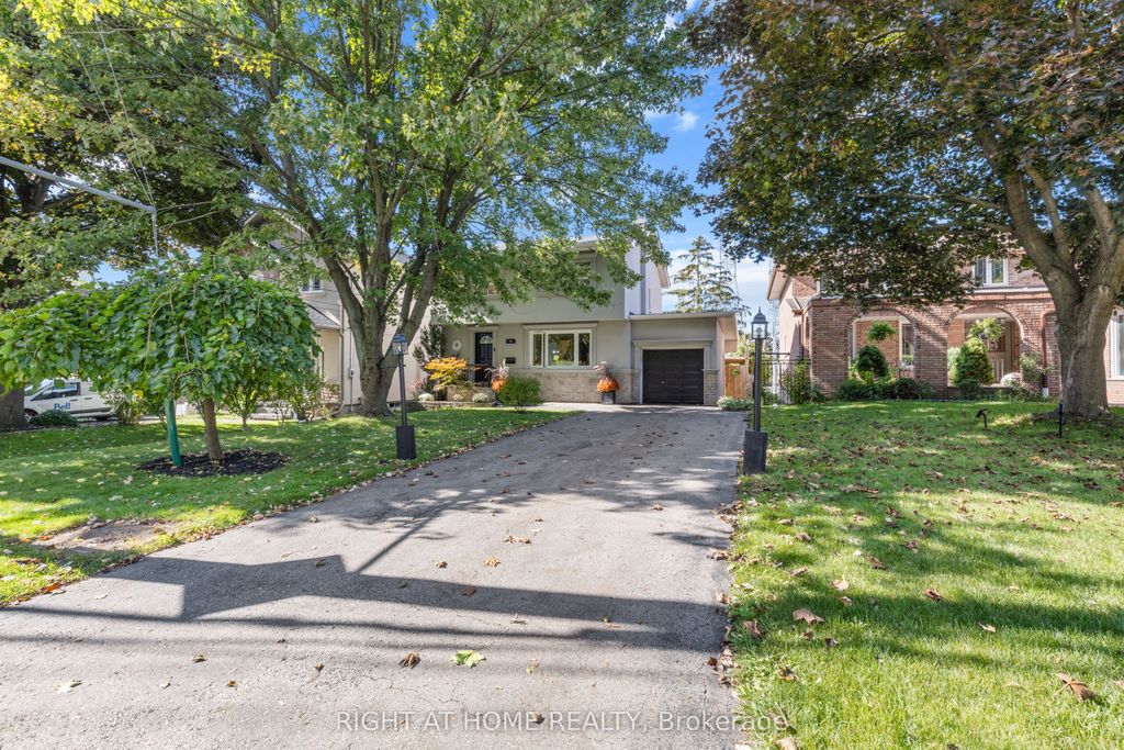 Photo of 10 Haliburton Avenue, Toronto, ON M9B 4Y2 (MLS # W12513636)
