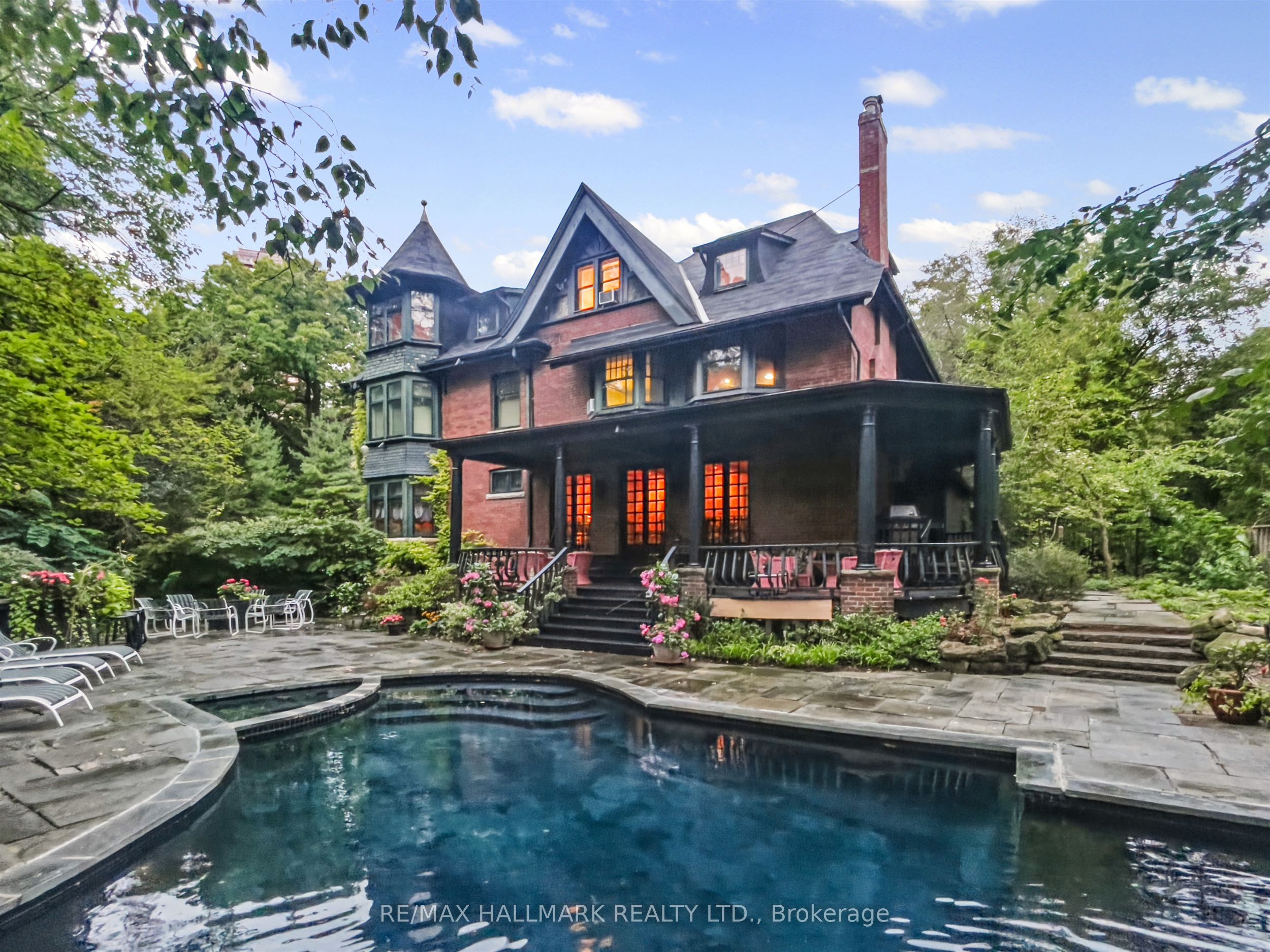 11 Pine Hill Road