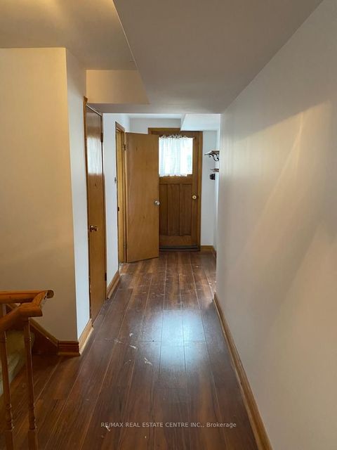 462 Scarsdale Crescent Oakville ON L6W 3W7