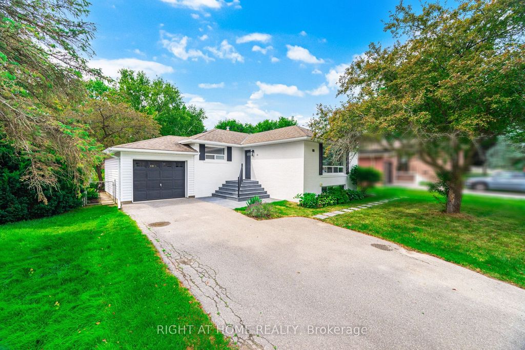 Photo of 15 Kemano Road, Aurora, ON L4G 2Y2 (MLS # N12905876)