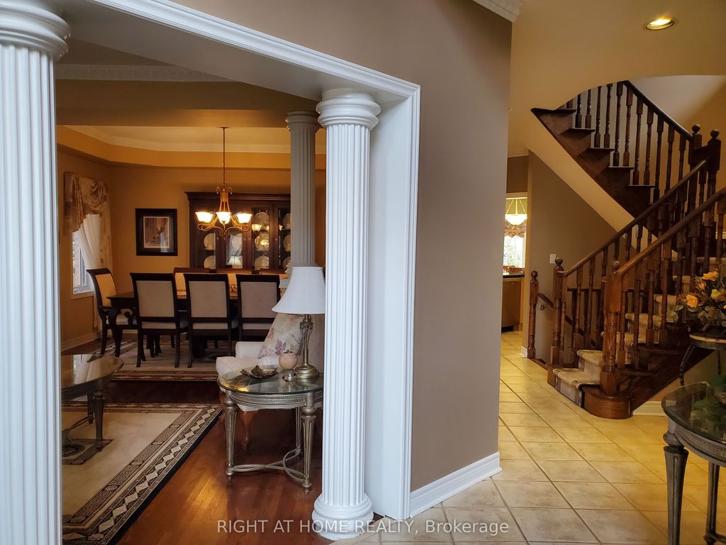 Photo of 10 Red Ash Drive, Markham, ON L3S 4B6 (MLS # N13114592)