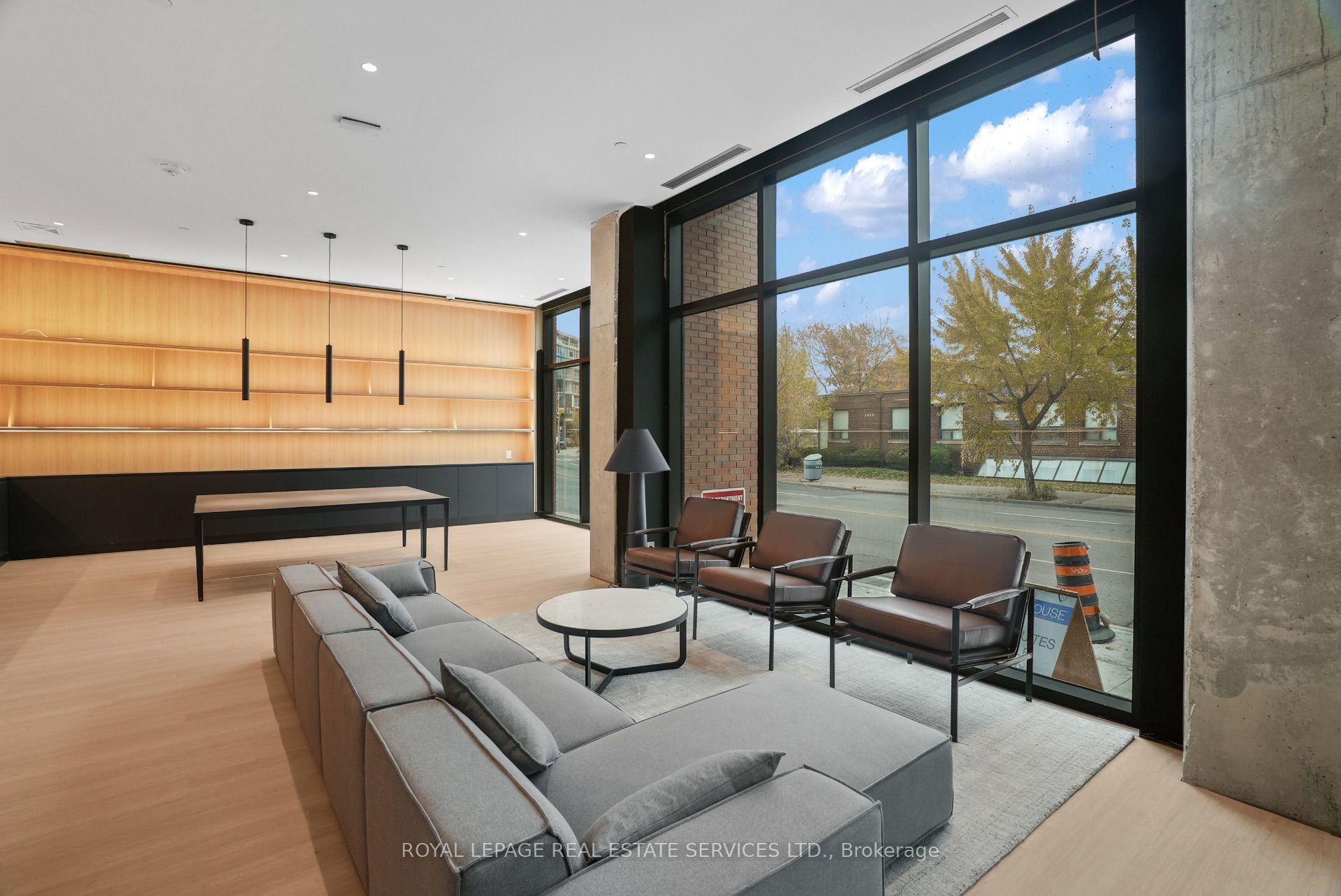 Toronto W02, ON M6P 1Y2, Canada, 1 Bedroom Bedrooms, ,1 BathroomBathrooms,Residential,Active,97395