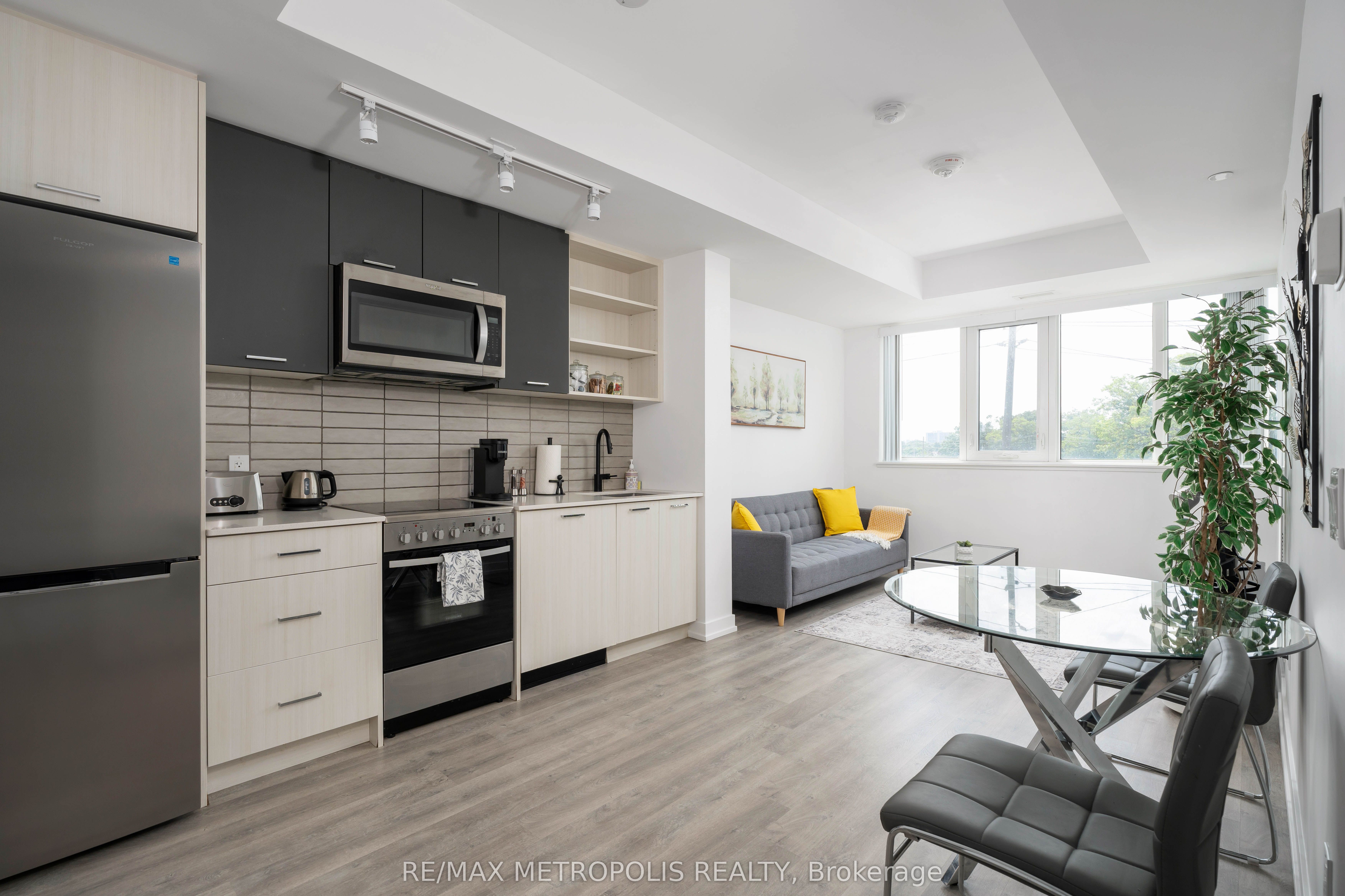 2300 St Clair Avenue W 307