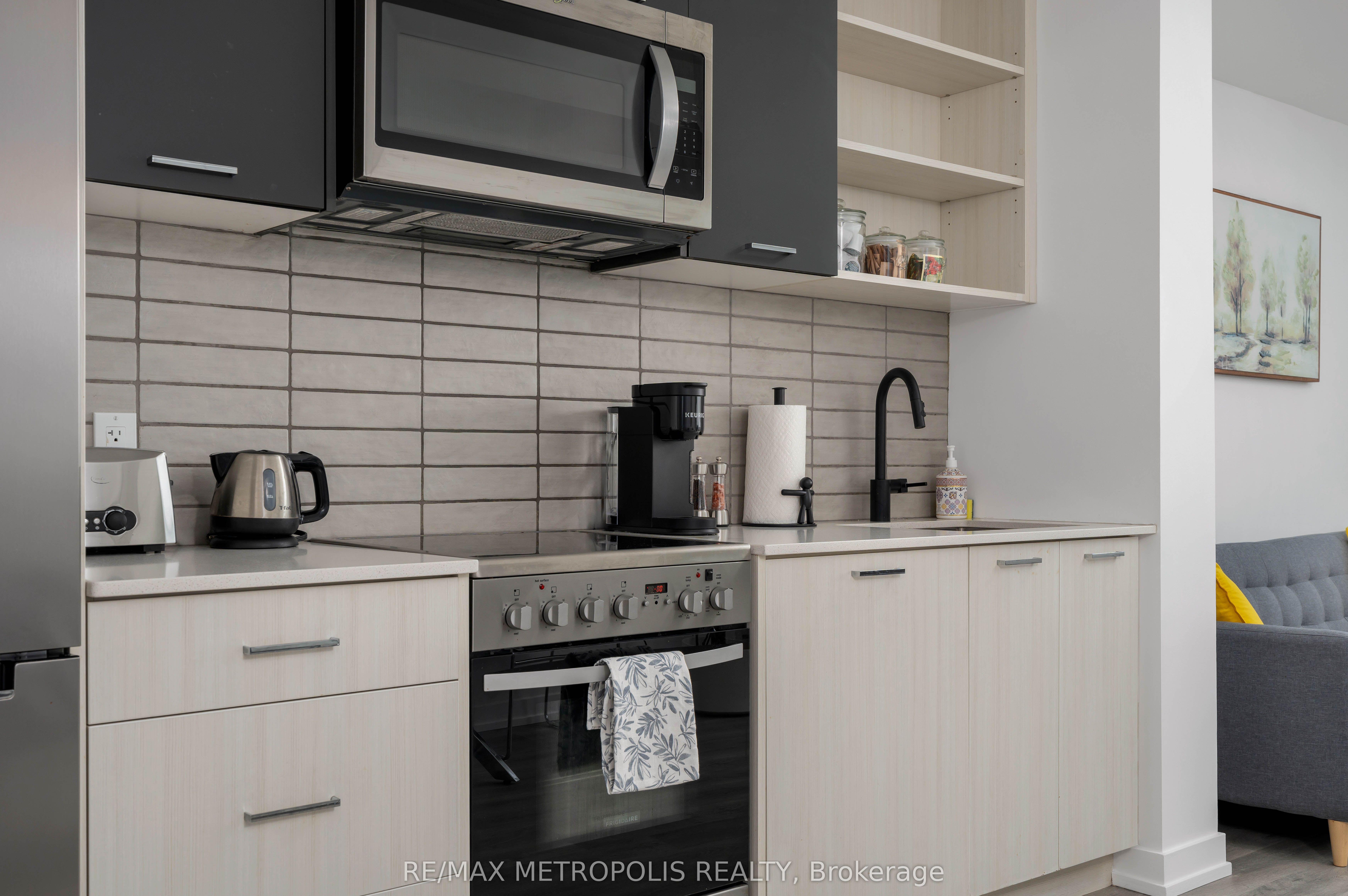 2300 St Clair Avenue W 307