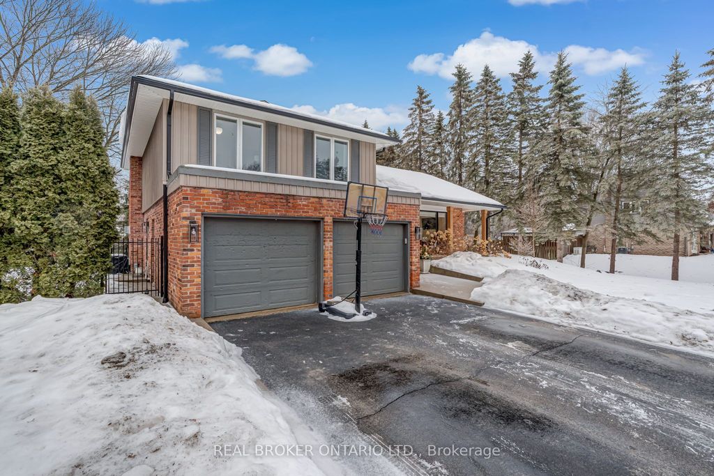 Photo of 16 Bannisdale Way, Hamilton, ON L0R 1H2 (MLS # X12803778)