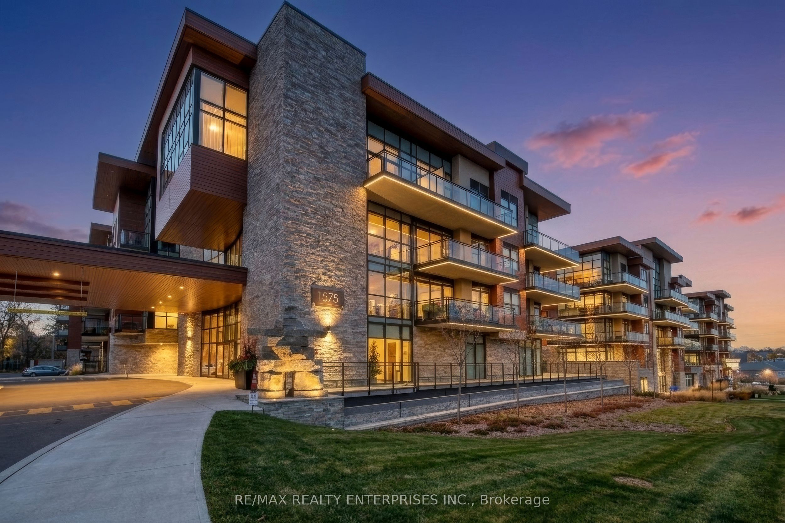 1575 Lakeshore Road W GR45