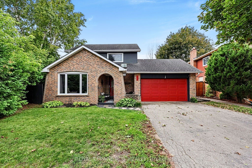 Photo of 169 Mackenzie Street, New Tecumseth, ON L9R 1B8 (MLS # N13806592)