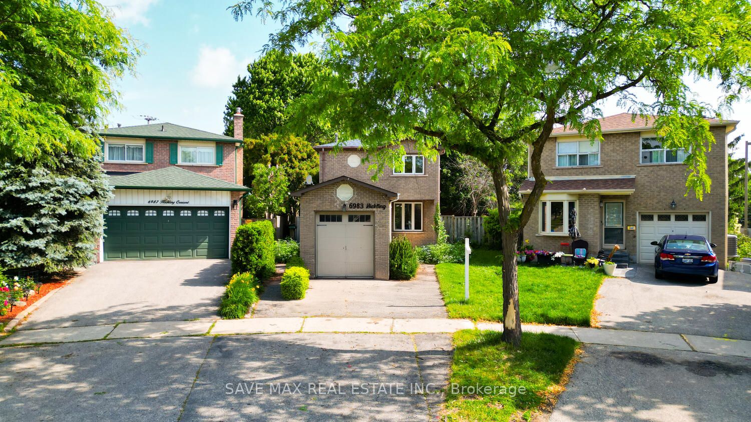 6983 Hickling Crescent