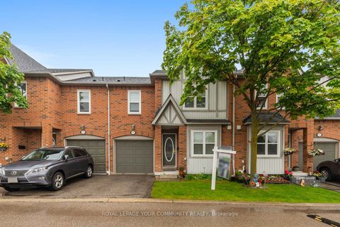 5865 Dalebrook Crescent 58B Mississauga ON L5M 5X1