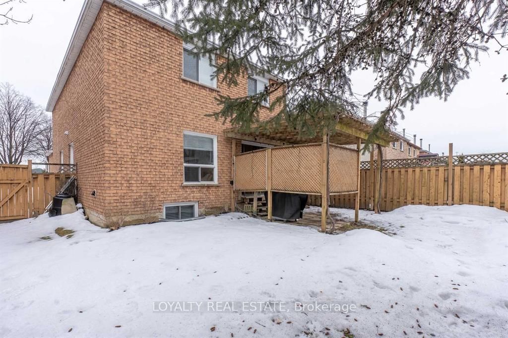 Photo of 1540 Marshcourt Drive, Pickering, ON L1V 6C6 (MLS # E12847102)