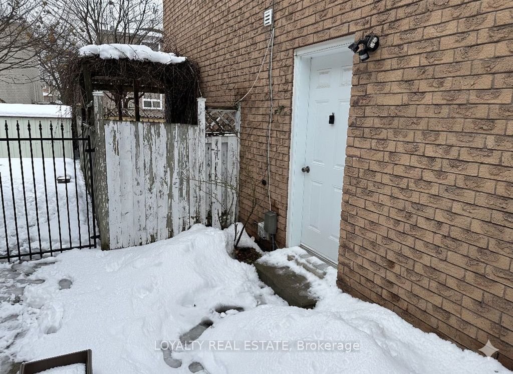 Photo of 1540 Marshcourt Drive, Pickering, ON L1V 6C6 (MLS # E12847102)