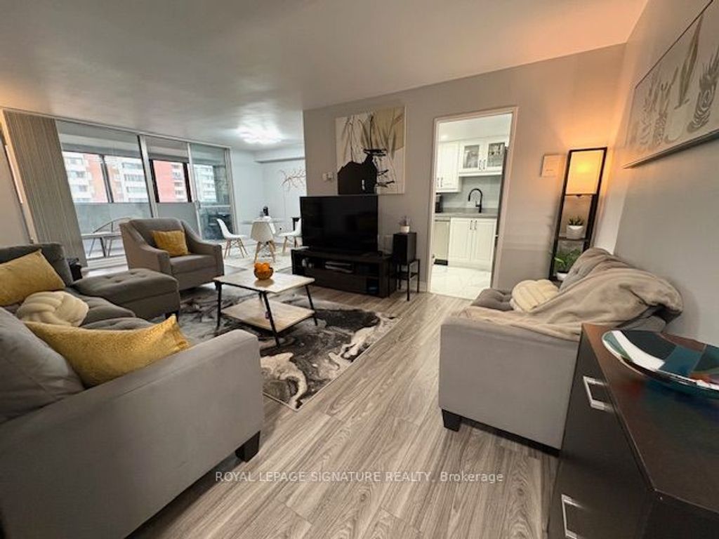Photo of 5 Massey Square #1701, Toronto, ON M4C 5L6 (MLS # E13100980)