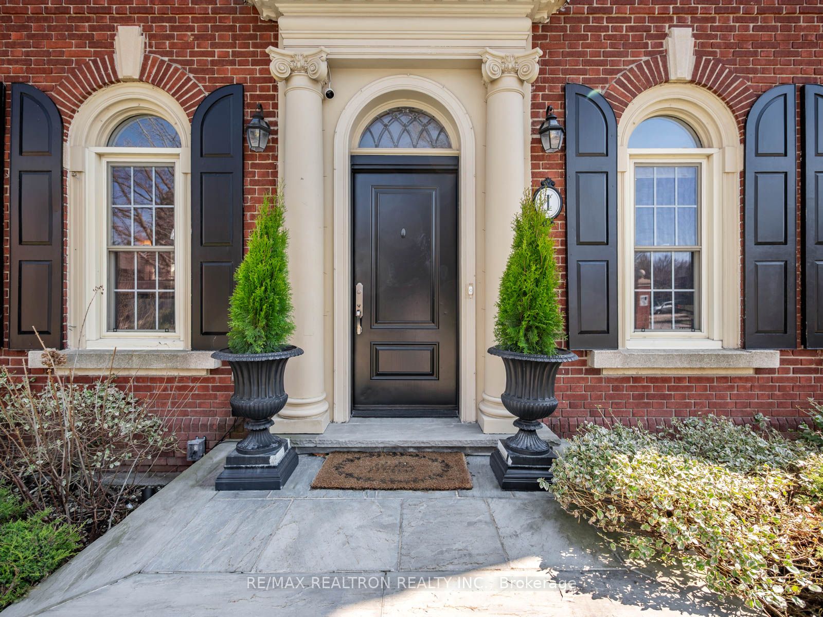 1 Willett Crescent