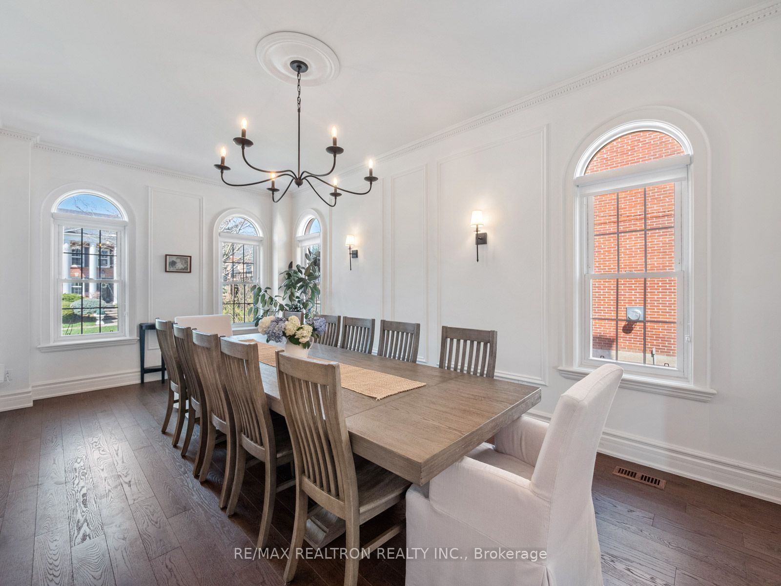 1 Willett Crescent