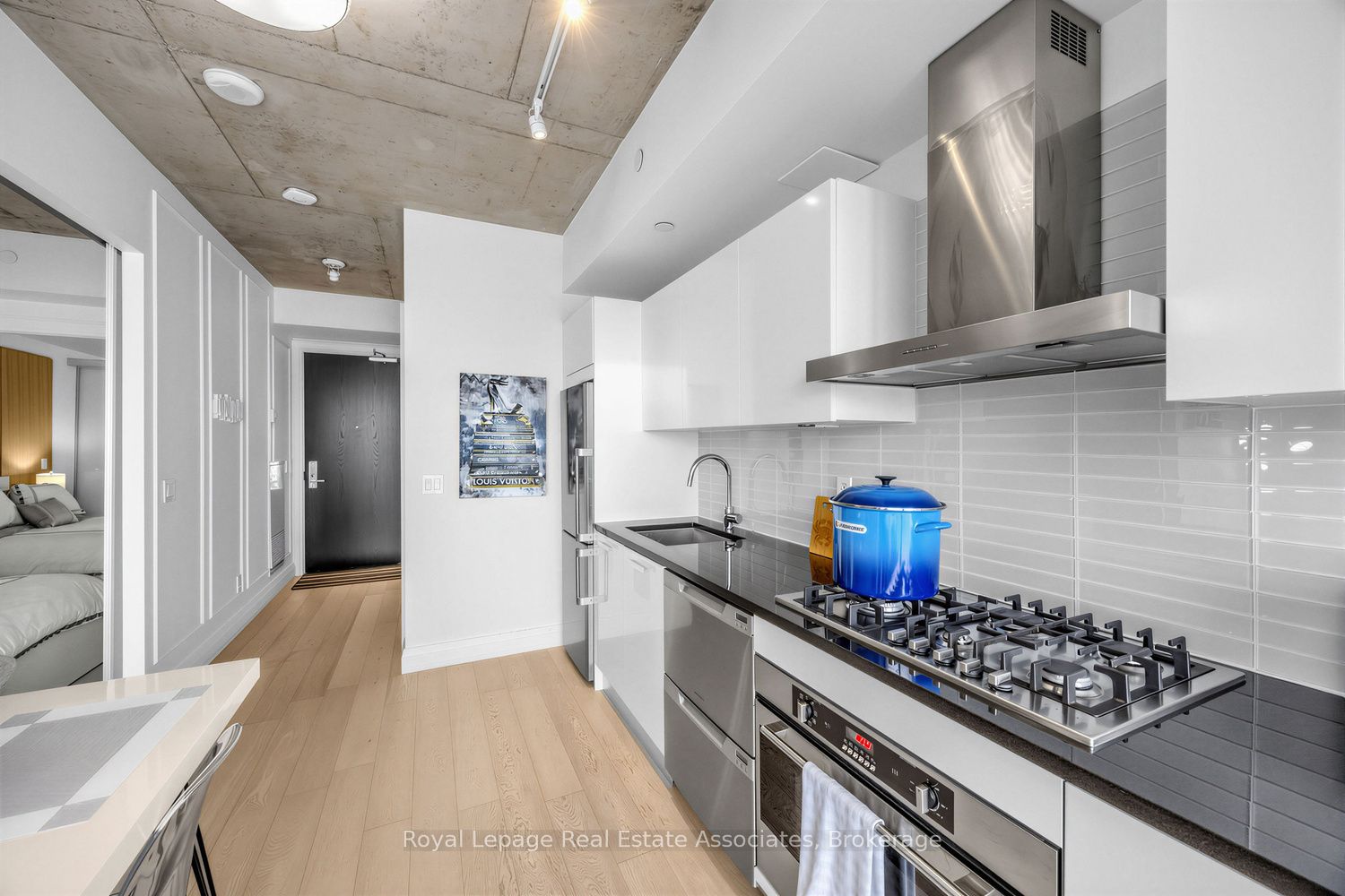 224 King Street W 3102