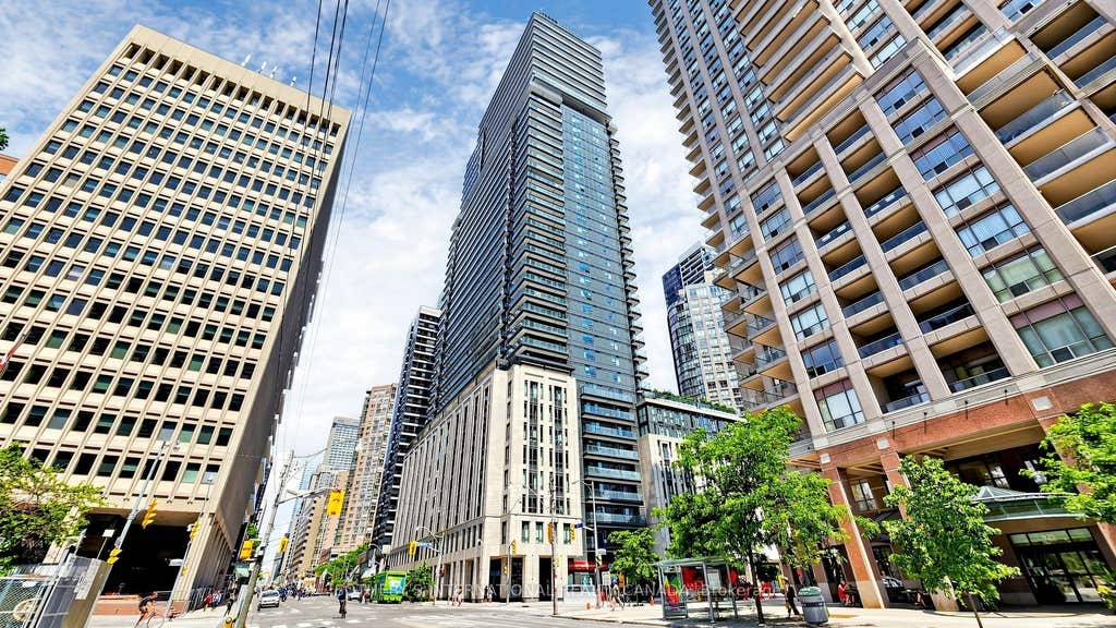 Photo of 955 Bay Street #3807, Toronto, ON M5S 0C6 (MLS # C13668106)