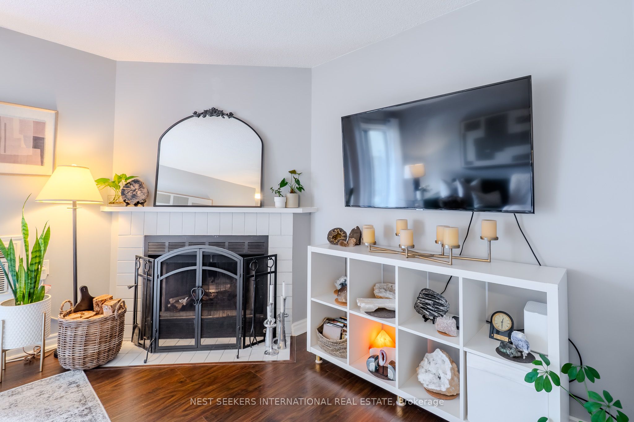 95 Trailwood Drive 711