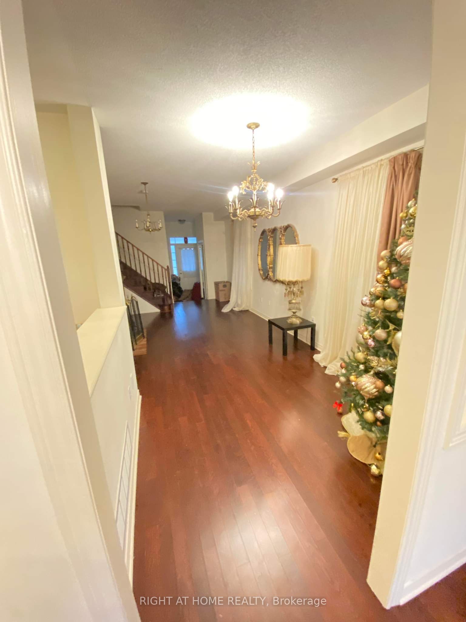 3365 Stoney Crescent