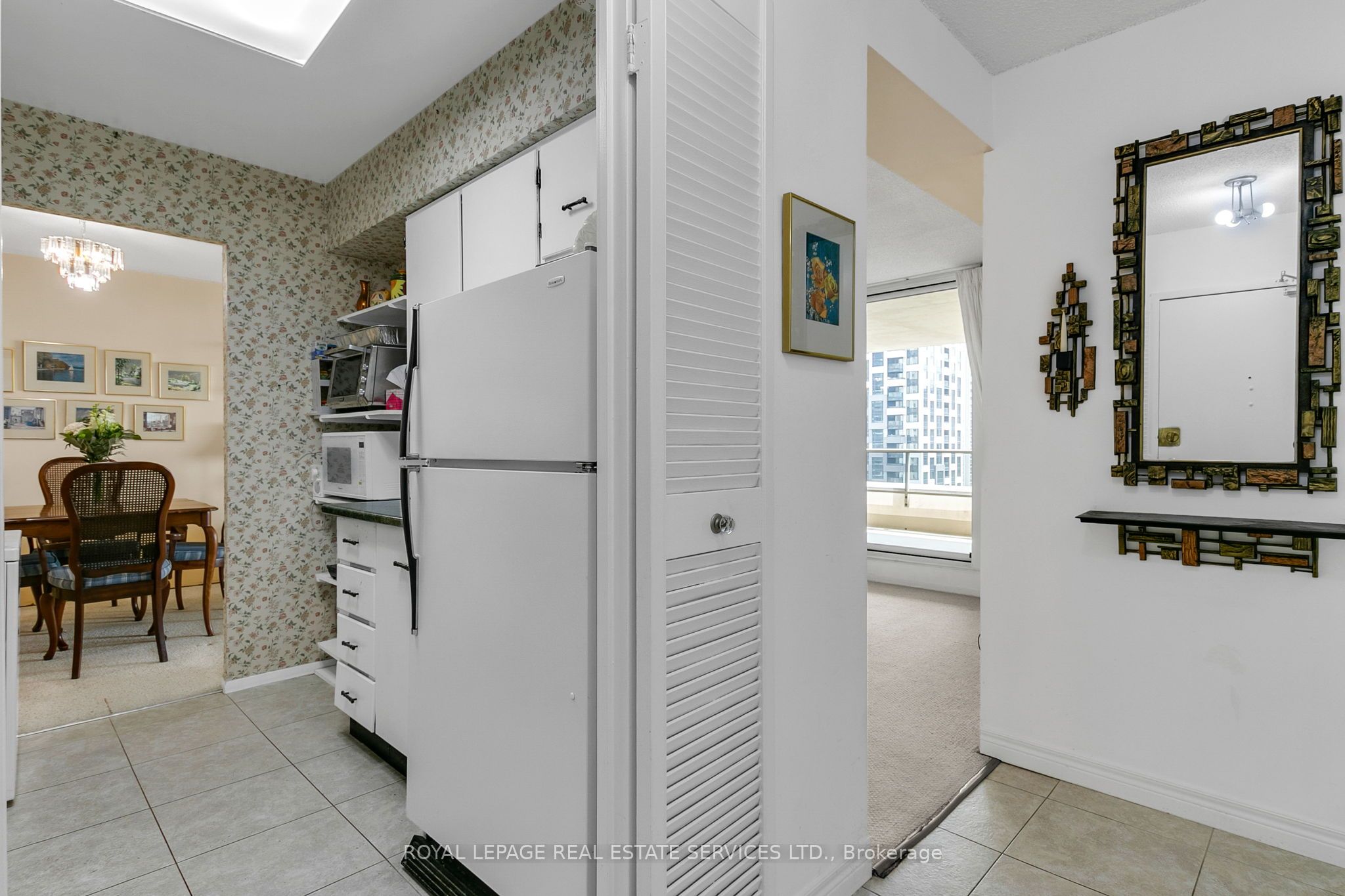 50 Quebec Avenue 905