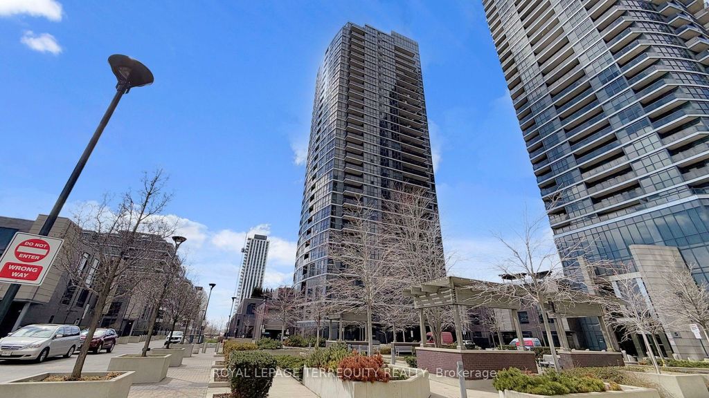Photo of 9 Valhalla Inn Road #1304, Toronto, ON M9B 0B2 (MLS # W13032028)