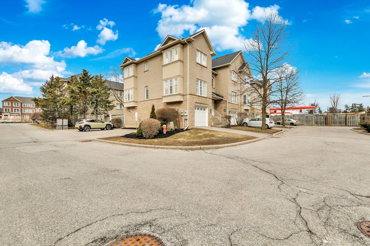 10719 Bathurst Street 7