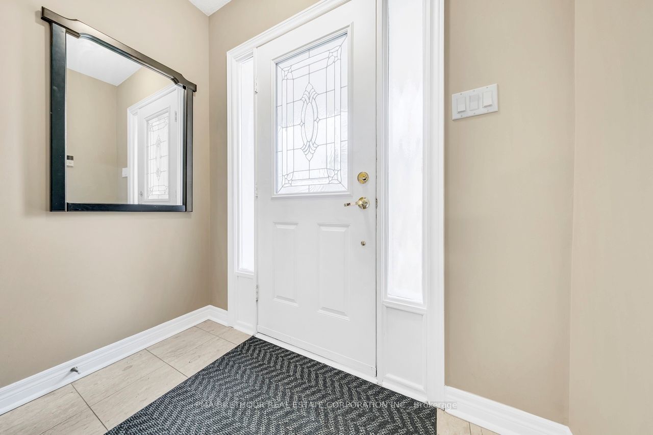 10719 Bathurst Street 7