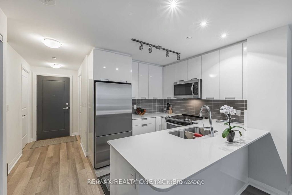 Photo of 5025 Four Springs Avenue #112, Mississauga, ON L5R 0G5 (MLS # W12999254)
