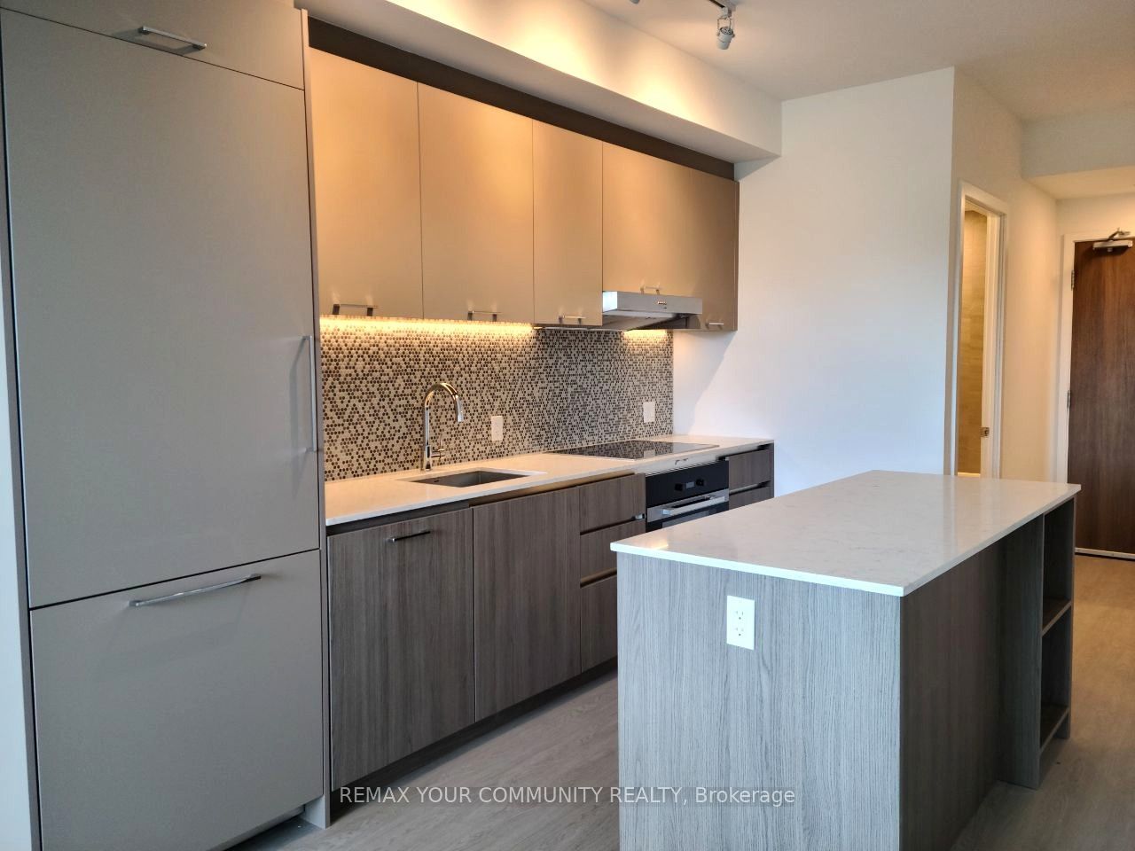 8188 Yonge Street 410