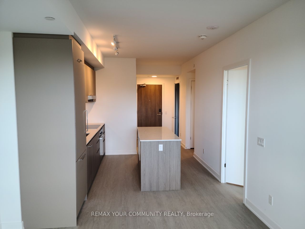 8188 Yonge Street 410
