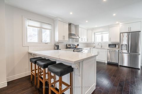 5042 Brady Avenue Burlington ON L7L 3X6